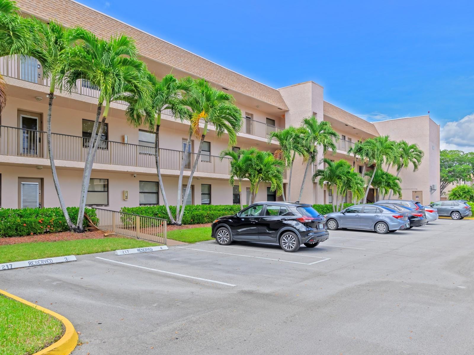 10402 Sunrise Lakes Boulevard 312, Sunrise, FL 33322