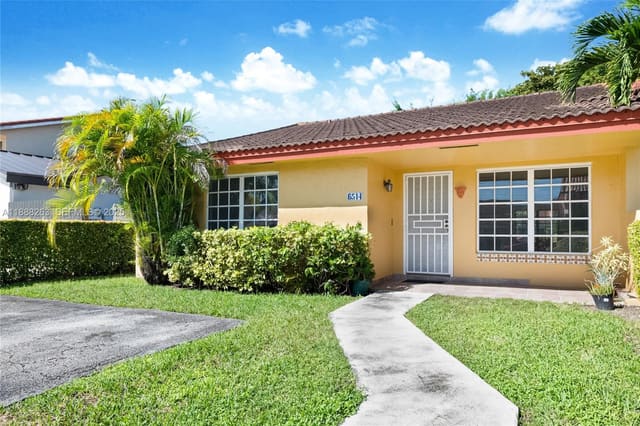 6514 SW 136th Court, sold in Arborgate Kendall Lk E Co, Miami, FL