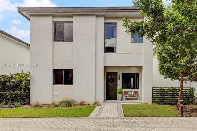 4437 NW 80th Court, Doral, FL 33166