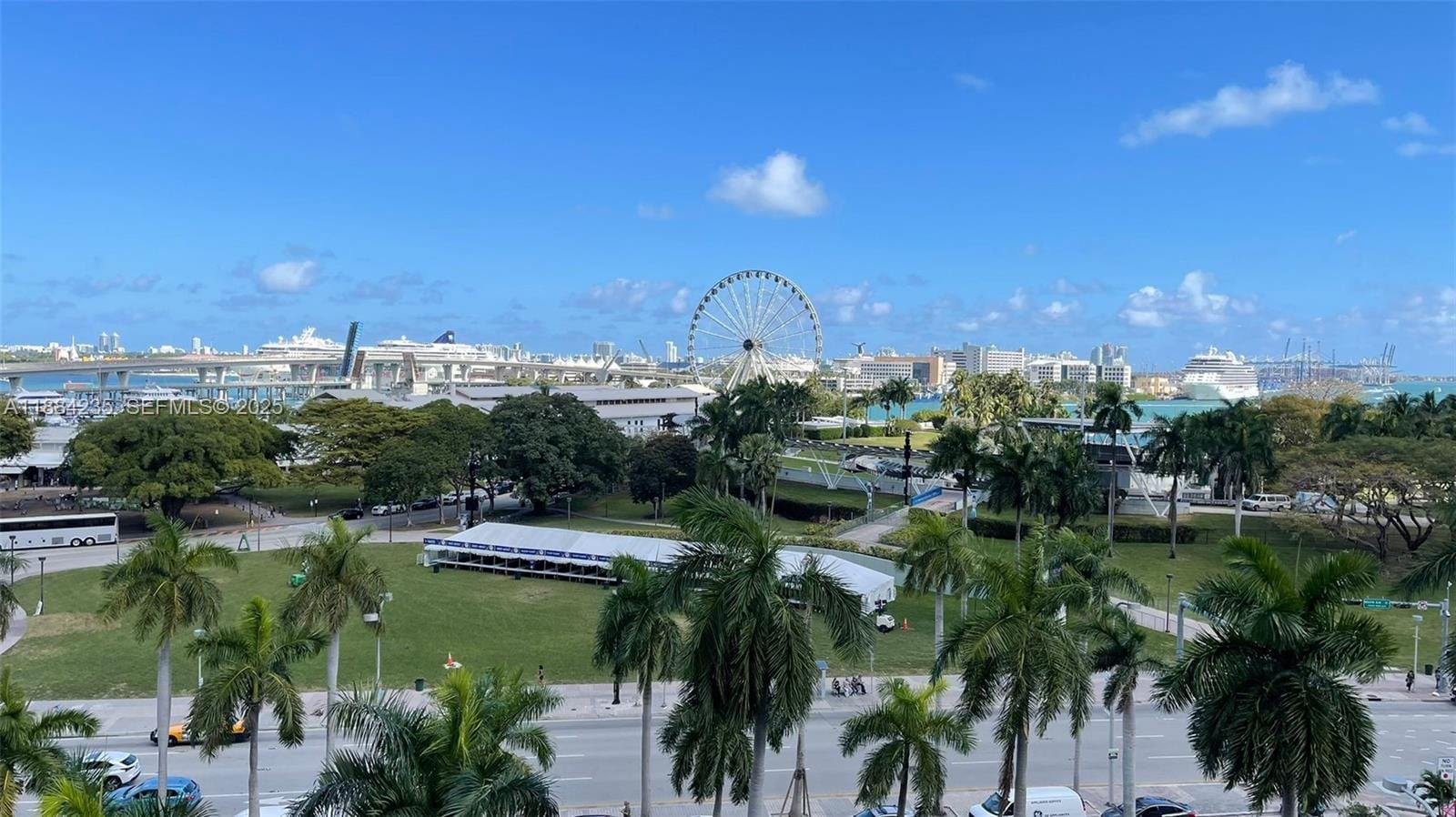 253 NE 2nd Street 633, Miami, FL 33132 photo 2