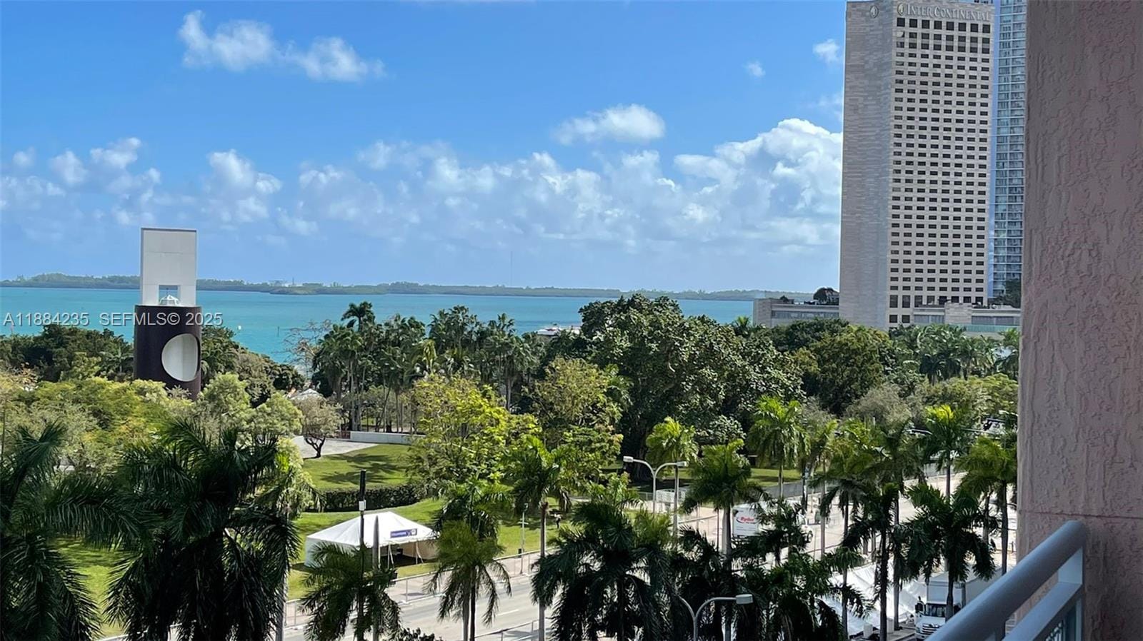 253 NE 2nd Street 633, Miami, FL 33132 photo 11