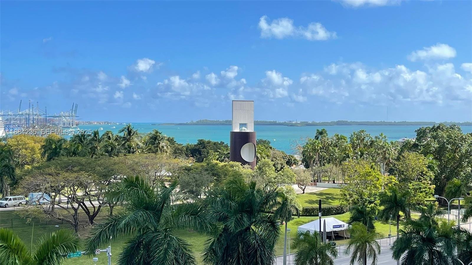 253 NE 2nd Street 633, Miami, FL 33132 photo 12