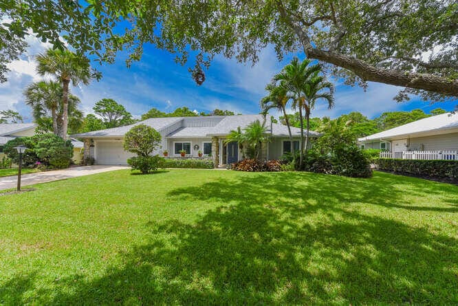 12792 SE Royal Troon Court, Hobe Sound, FL 33455 photo 2