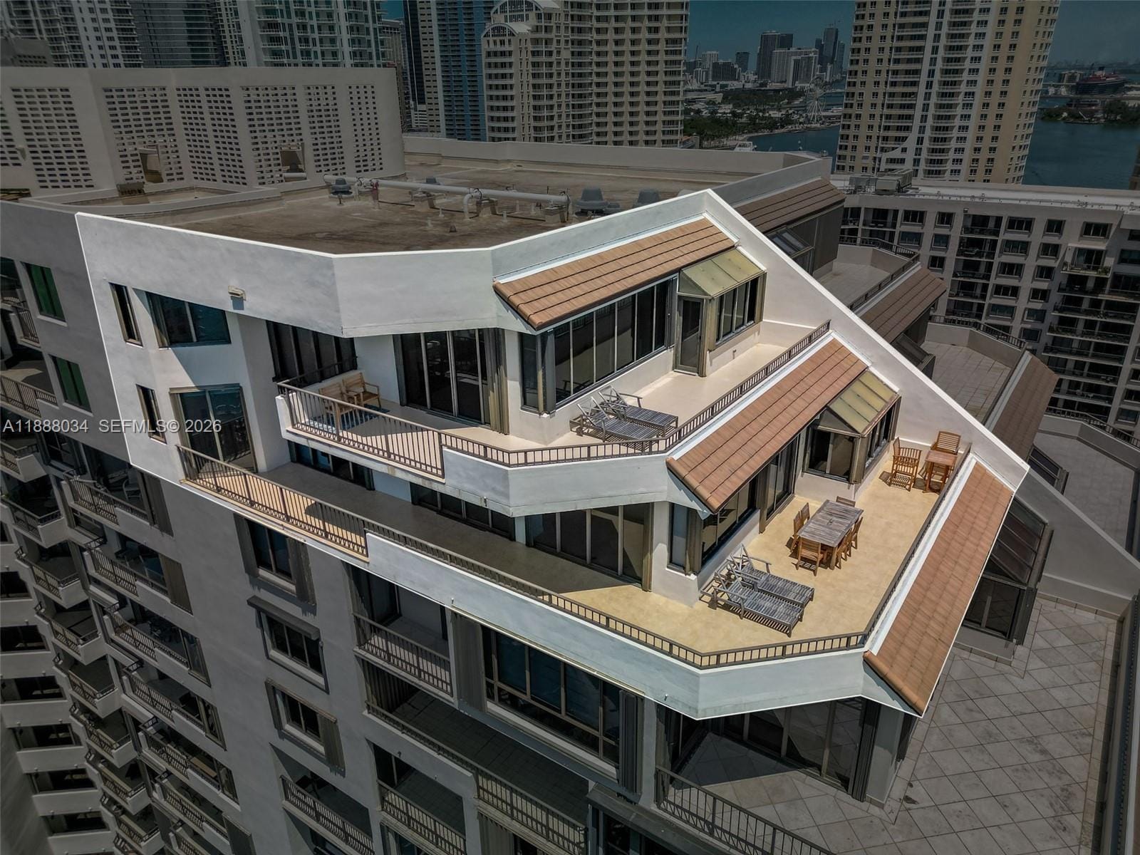 520 Brickell Key Drive UPH-03 — photo 2
