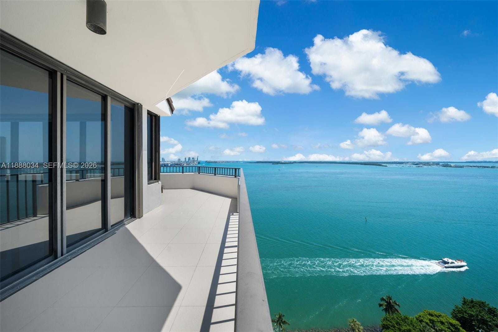 520 Brickell Key Drive UPH-03, Miami, FL 33131 photo 22