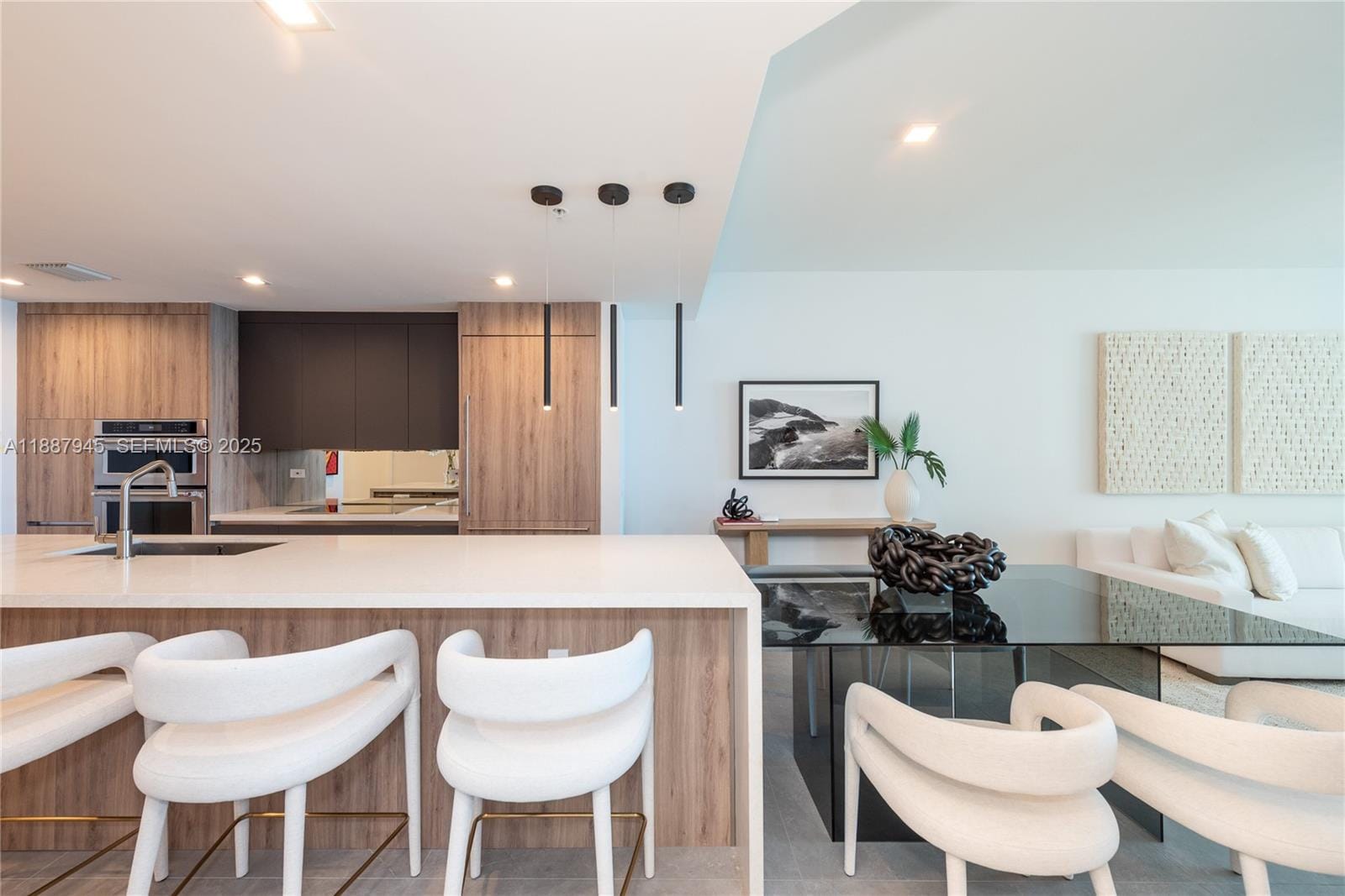 3801 Collins Avenue 1502 — photo 11