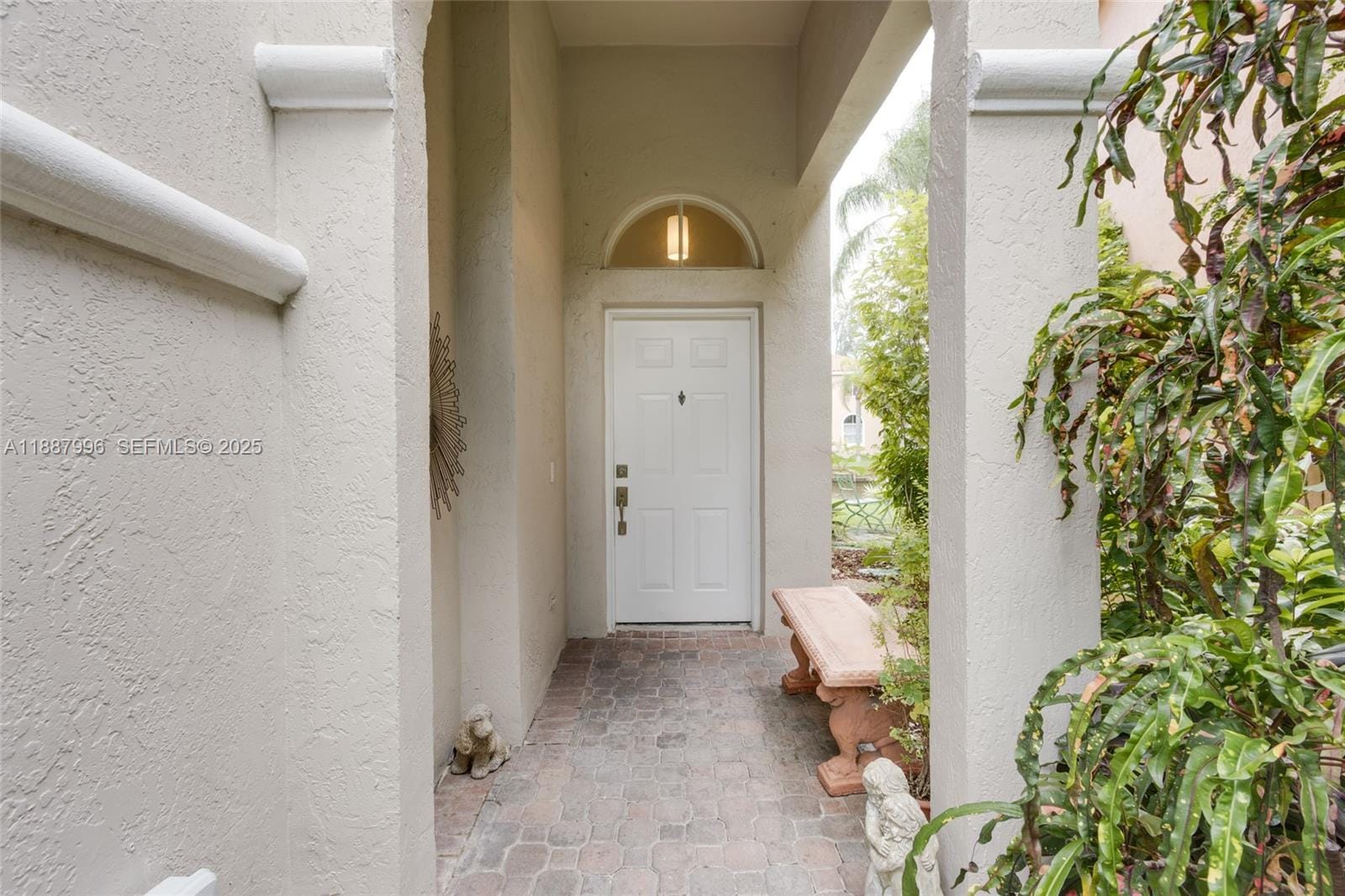 1526 E Lake Court — photo 4