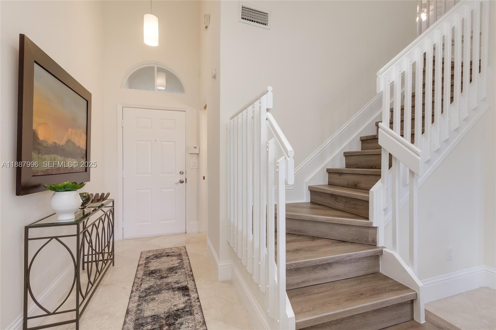 1526 E Lake Court — photo 9