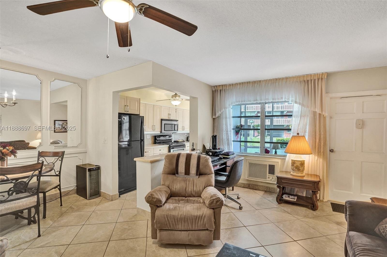 1 bedroom home for sale at 141 10th, Hallandale Beach, FL 33009 — $165,000