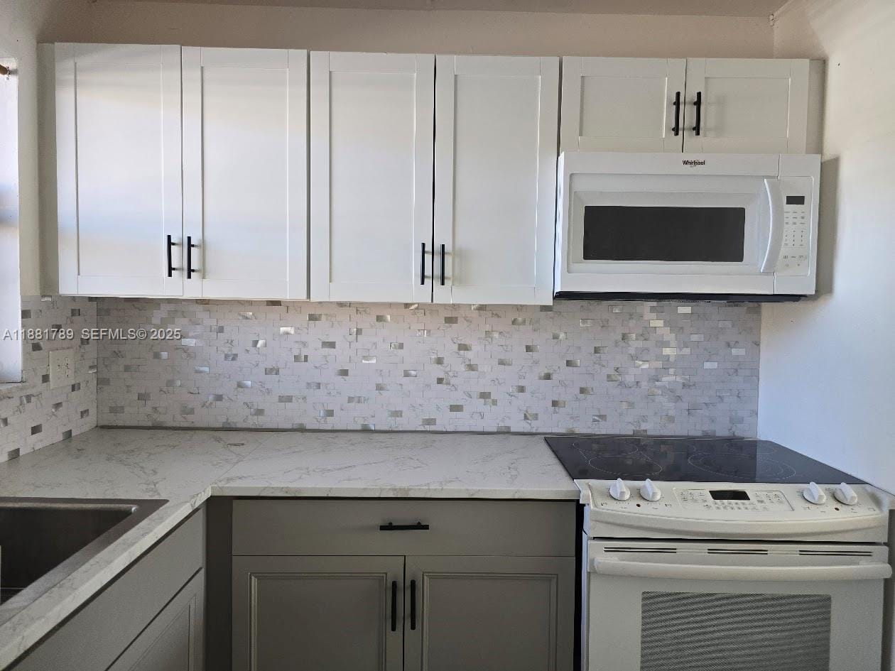 2831 E Sunrise Lakes Drive 208, Sunrise, FL 33322 photo 2