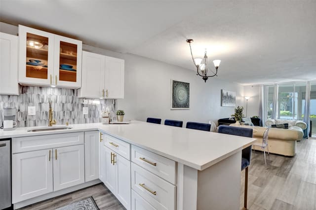 400 SE 10th Street 117, sold in Deerfield Beach Gardens C, Deerfield Beach, FL