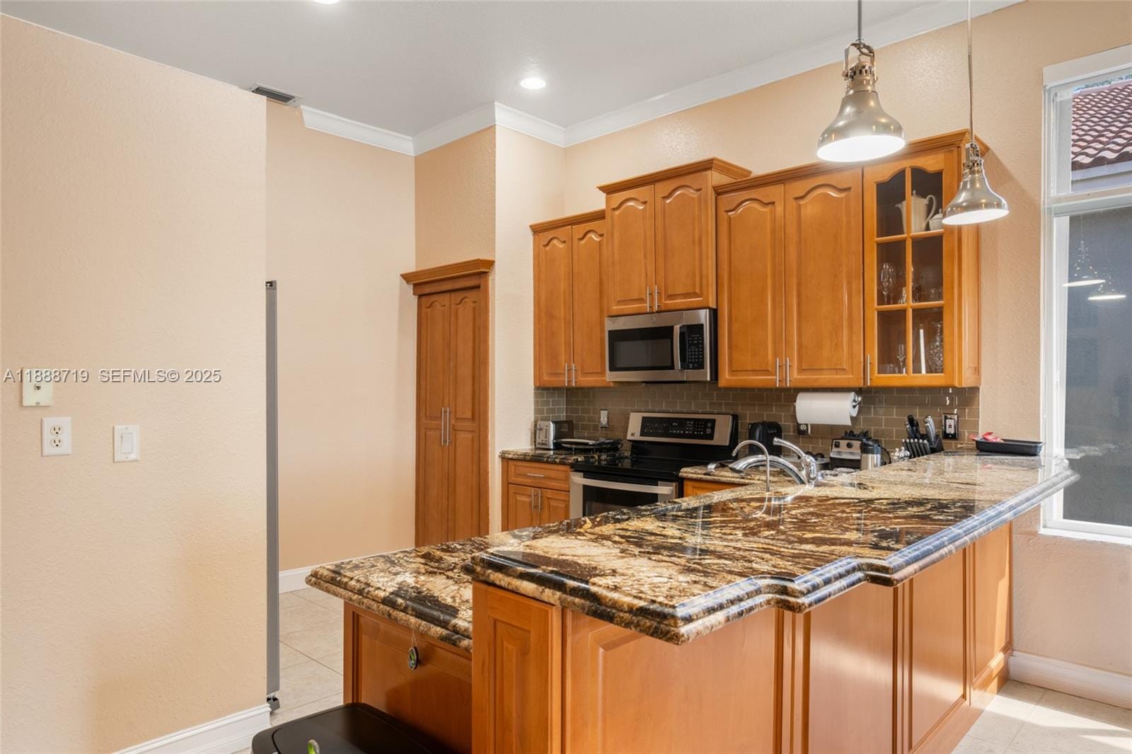 19324 SW 66th Street, Pembroke Pines, FL 33332 photo 13