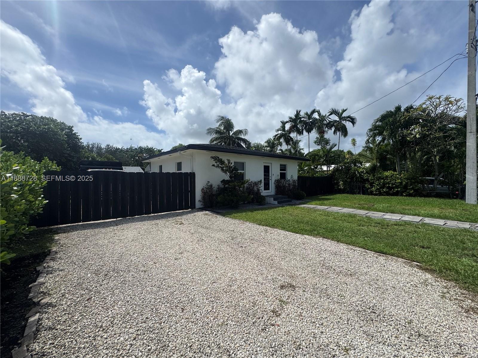 9050 SW 156th Street — photo 3