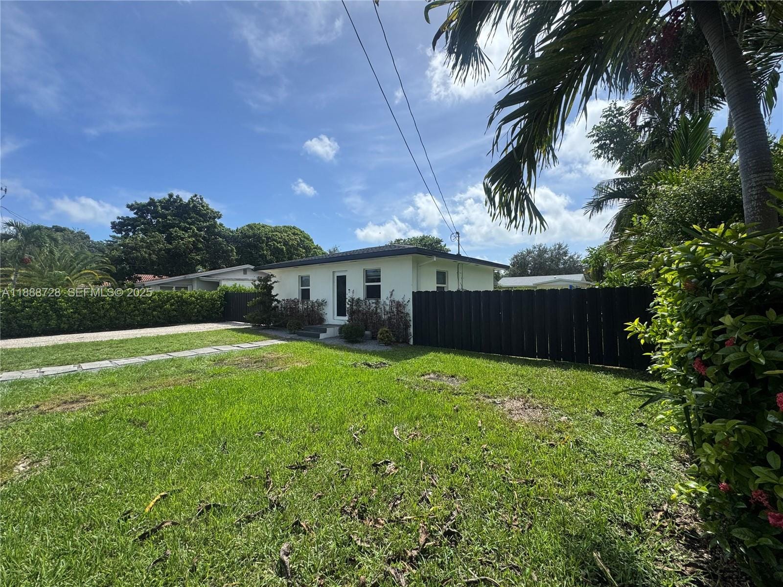 9050 SW 156th Street — photo 4