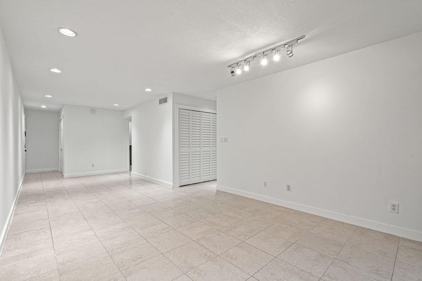 9231 SW 87 Avenue C7 — photo 12