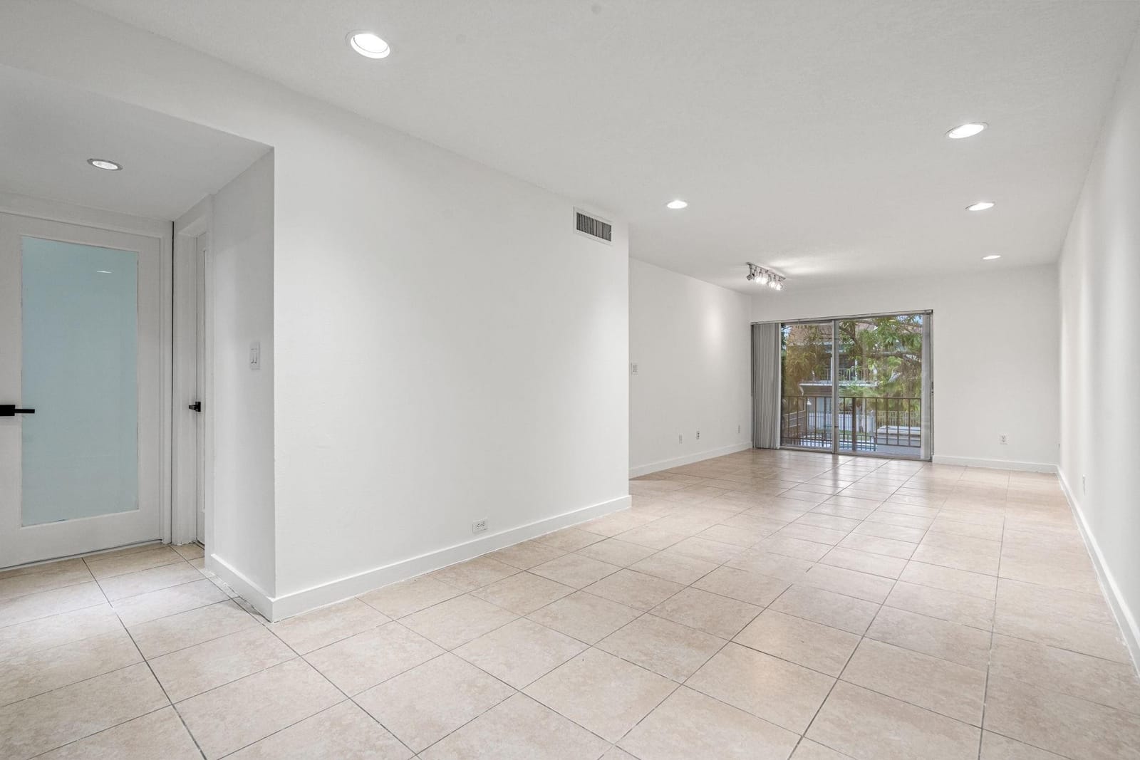 9231 SW 87 Avenue C7 — photo 8