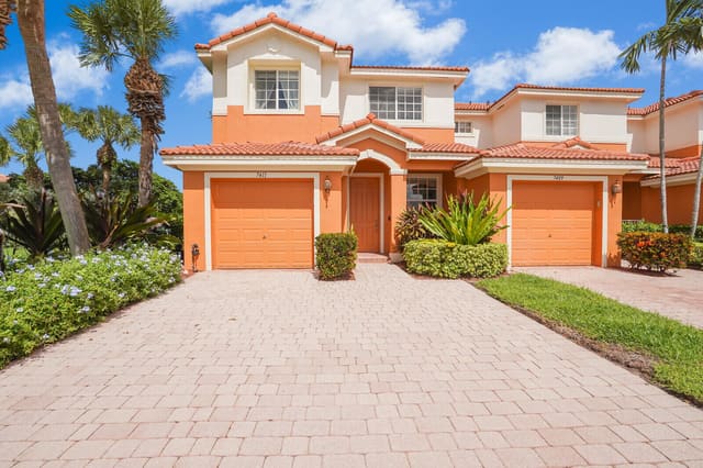 7411 Sarentino Lane 216, Boynton Beach, FL 33437