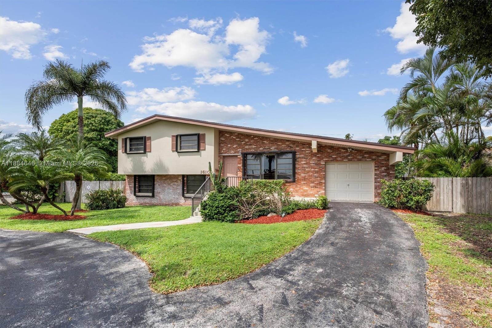 16100 SW 108th Court — photo 3
