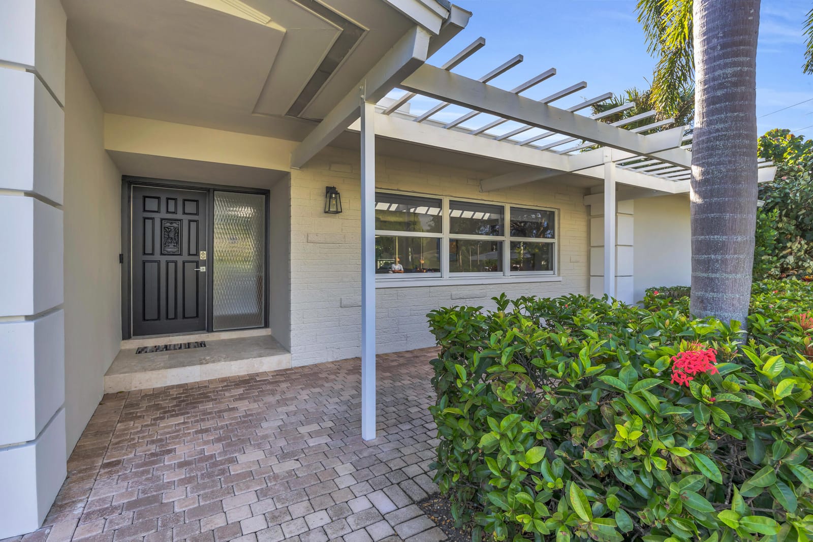40 Pinetree Place, Tequesta, FL 33469