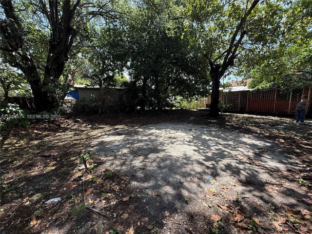 1239 NW 31st Street, sold in West End Park Amd Pl, Miami, FL