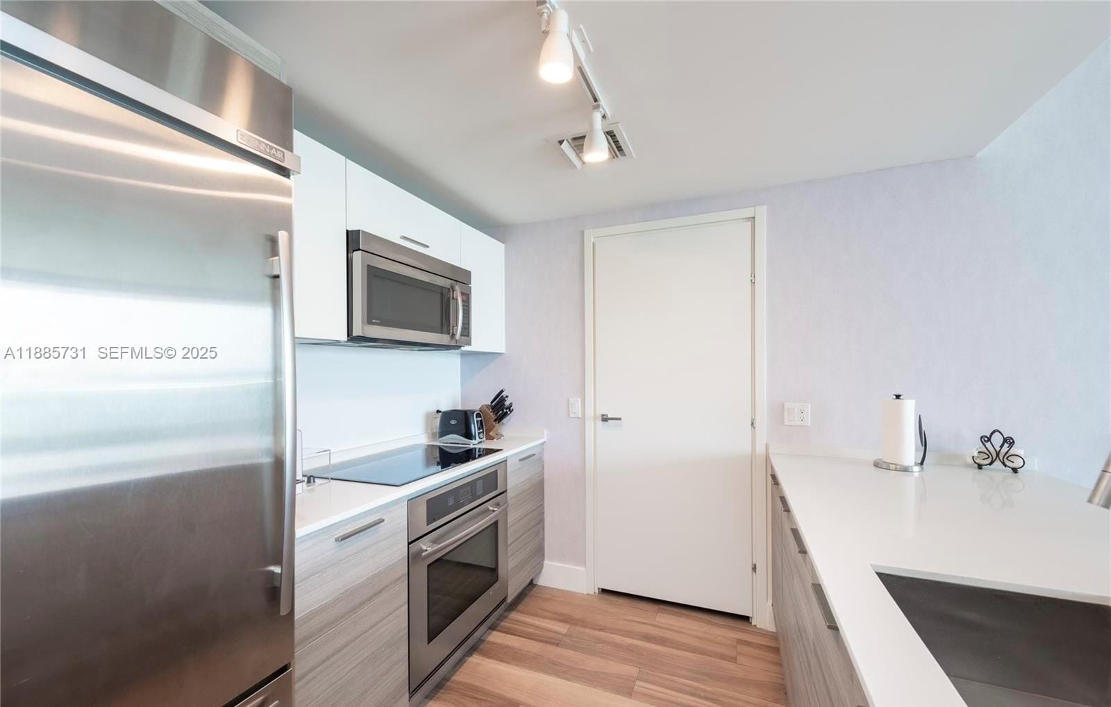 1300 Brickell Bay Drive 3205, Miami, FL 33131 photo 11