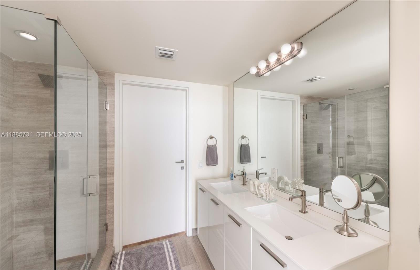 1300 Brickell Bay Drive 3205, Miami, FL 33131 photo 25