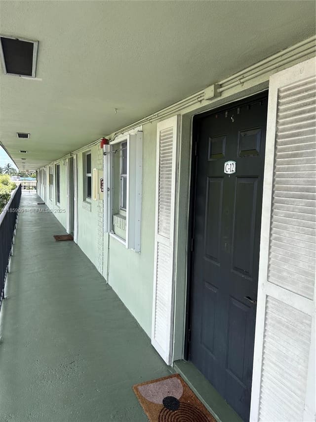 801 W Oakland Park Boulevard C12, sold in Racquet Club, Oakland Park, FL