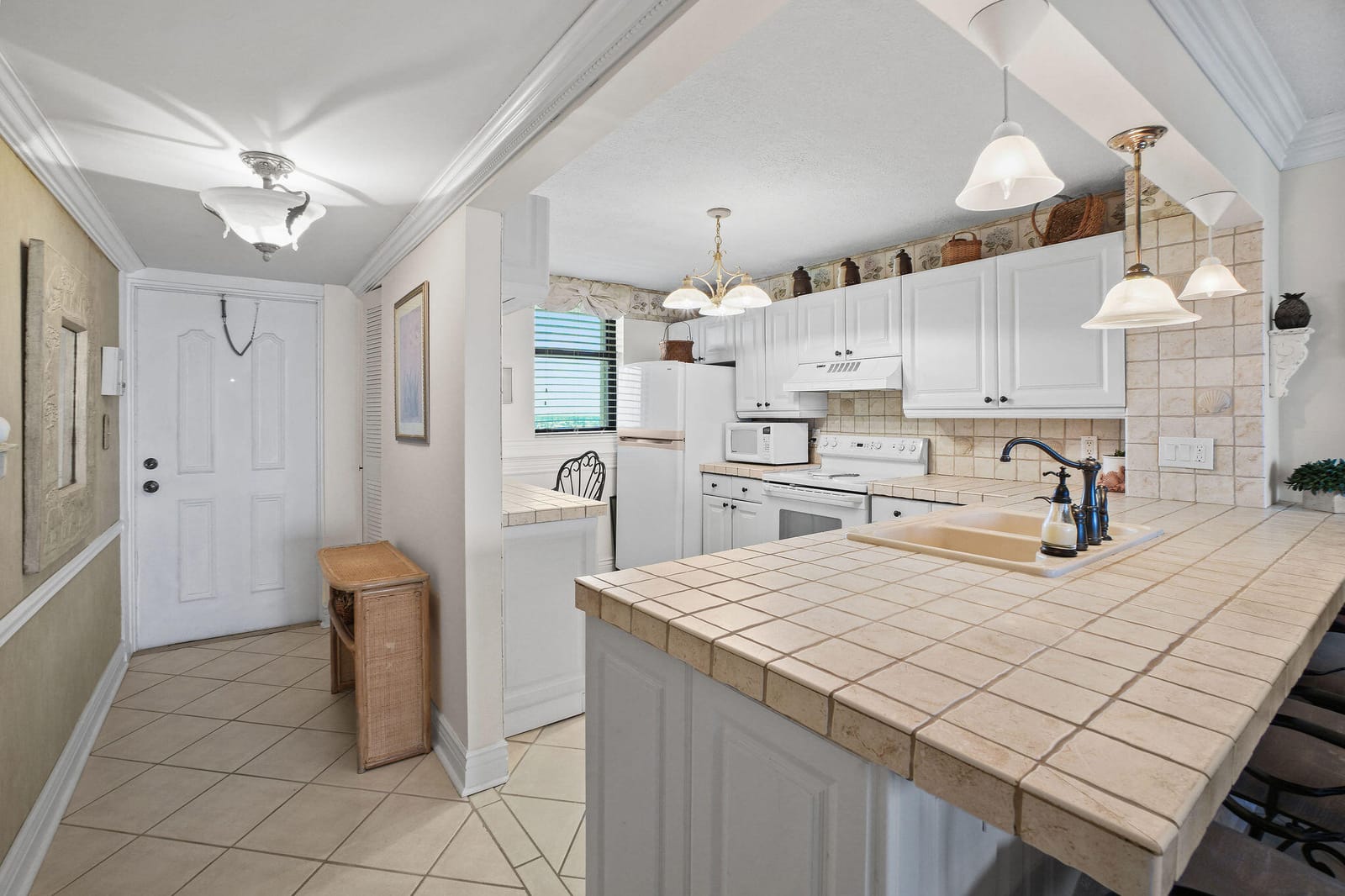 9940 S Ocean Drive 907 — photo 4