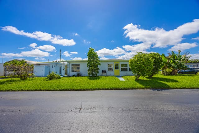 8904 Palm Street, sold in Pine Grove Village, Boynton Beach, FL