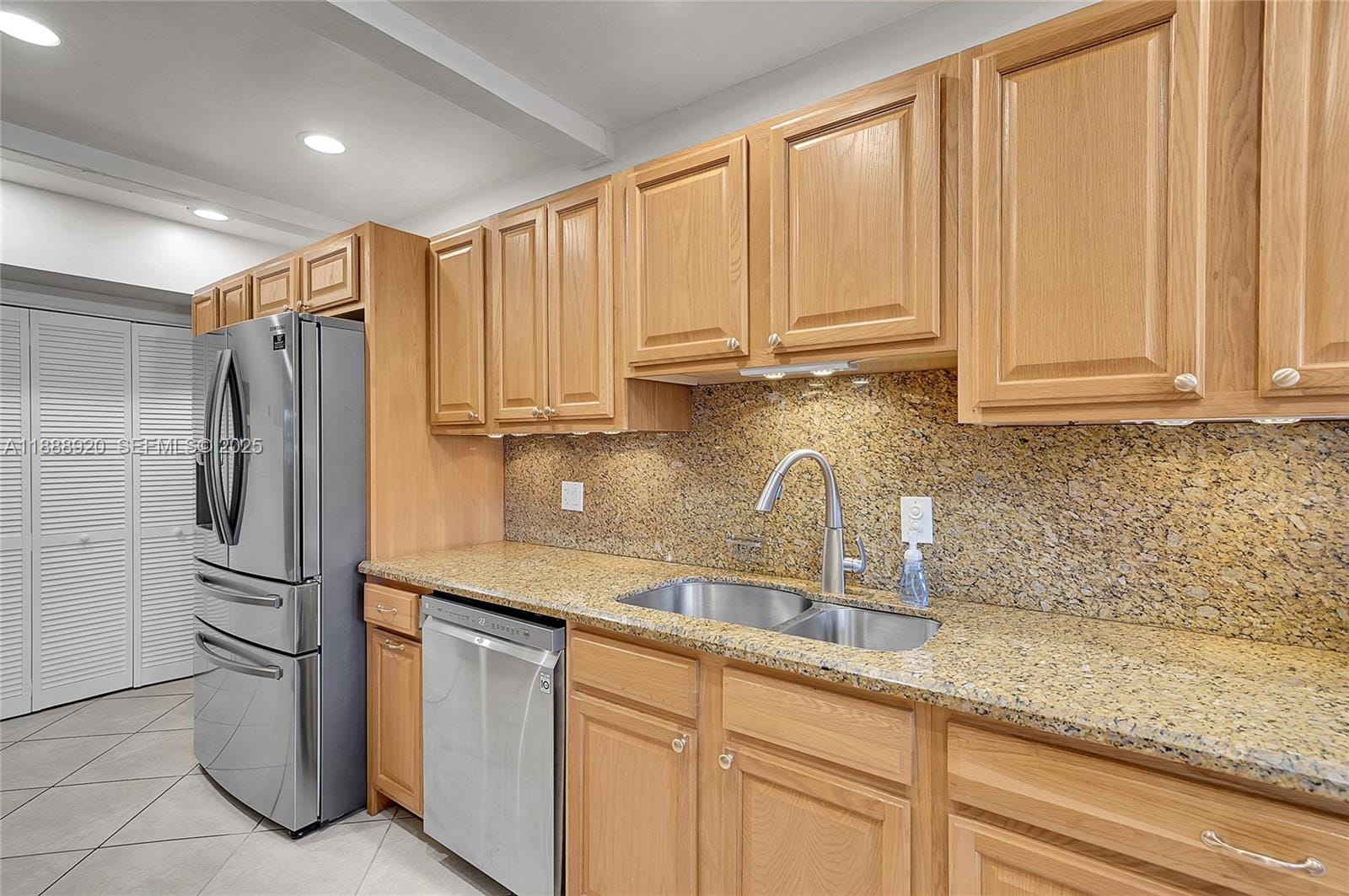 750 E Coco Plum Circle 8, Plantation, FL 33324 photo 14