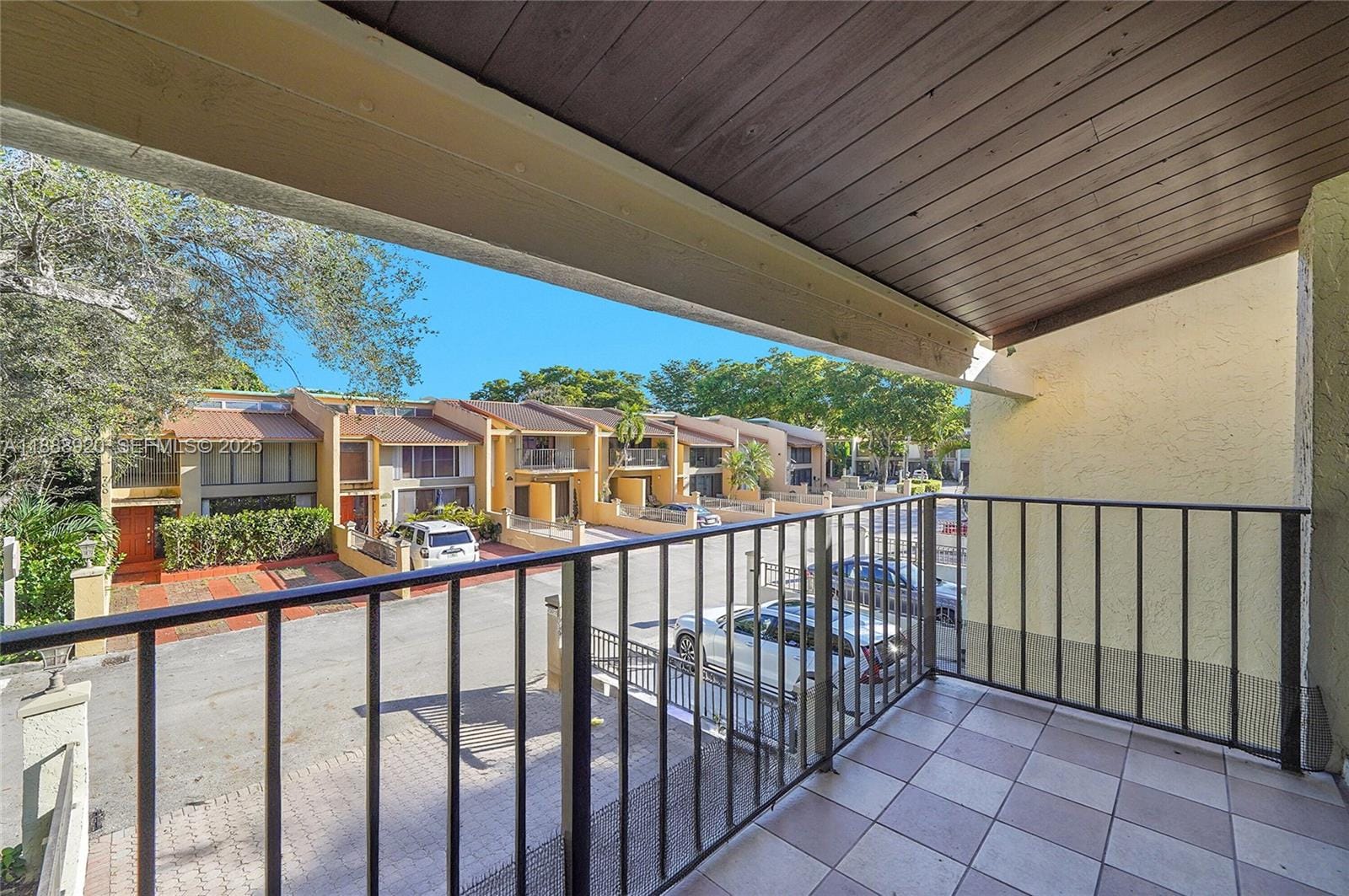 750 E Coco Plum Circle 8, Plantation, FL 33324 photo 28