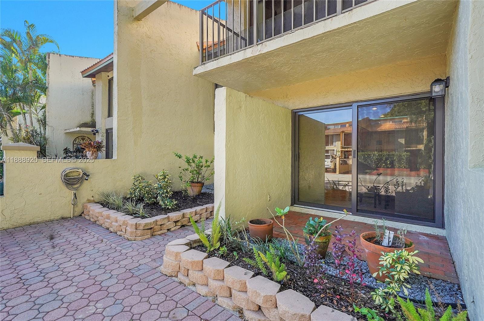 750 E Coco Plum Circle 8, Plantation, FL 33324 photo 4