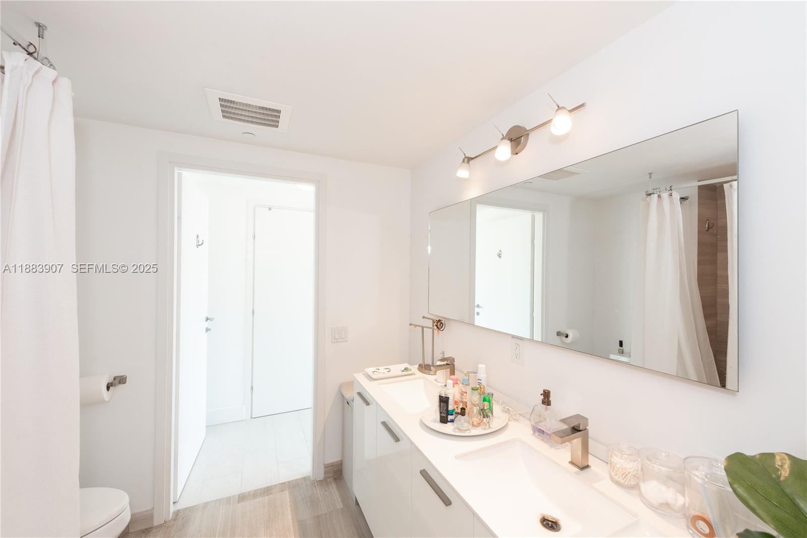 1300 Brickell Bay Drive 708, Miami, FL 33131 photo 12