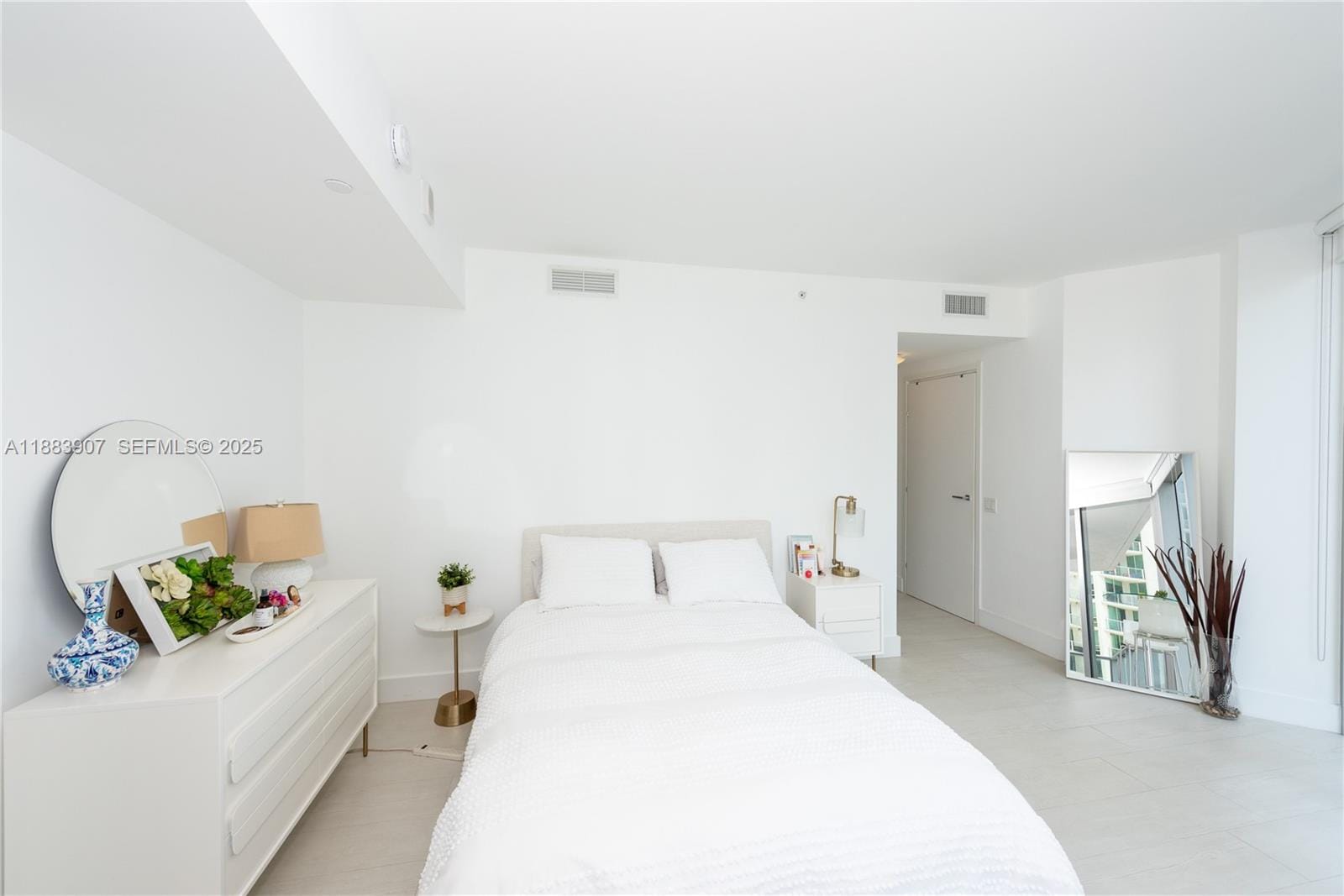 1300 Brickell Bay Drive 708, Miami, FL 33131 photo 9