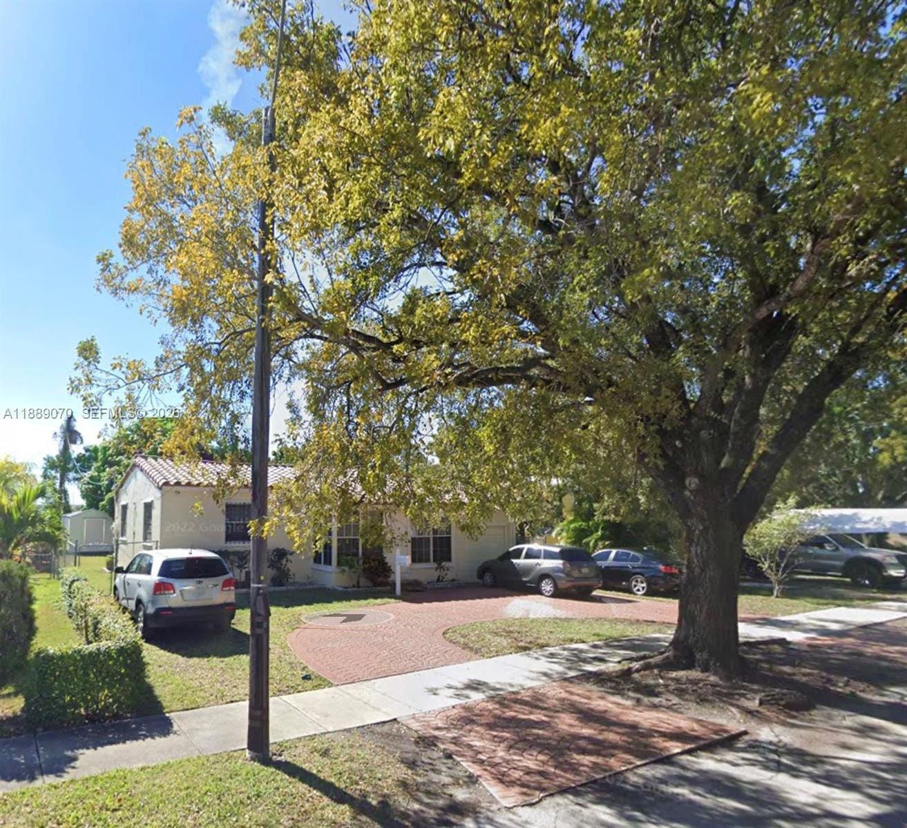 1852 Fletcher Street — photo 3