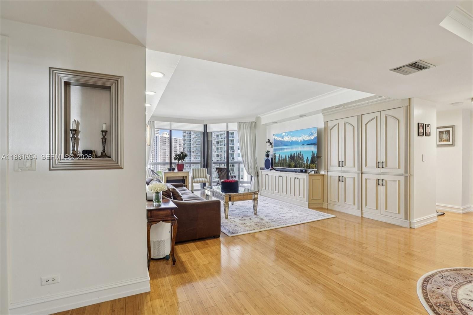 20191 E Country Club Drive 1102 — photo 4