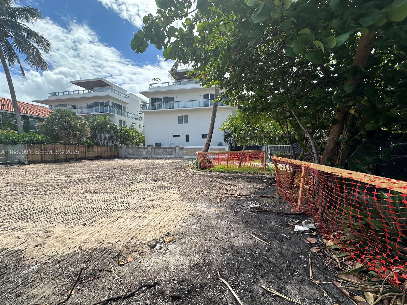 350 Walnut Street, Hollywood, FL 33019, Hollywood