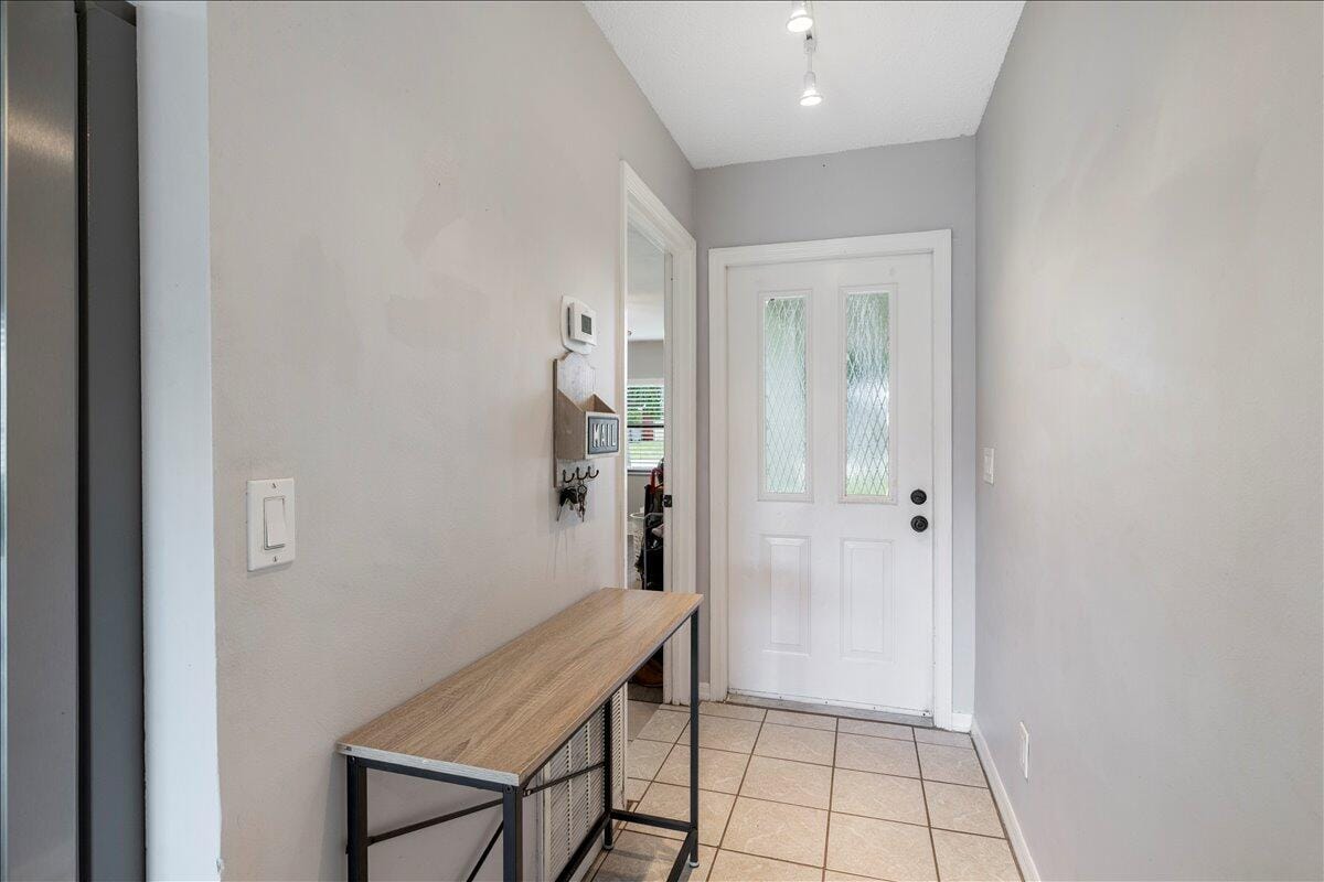 411 13th Lane SW — photo 2