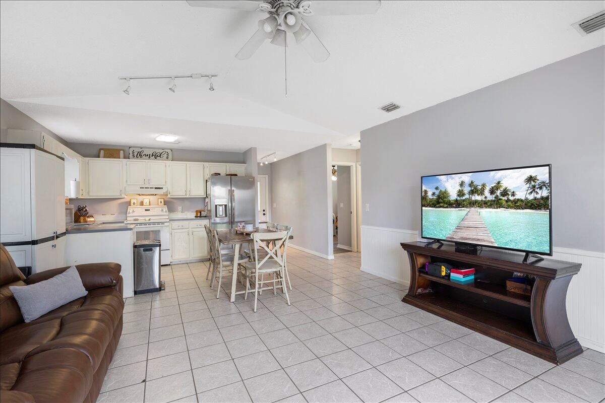 411 13th Lane SW, Vero Beach, FL 32962 photo 13