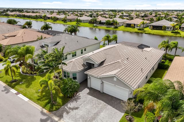 10985 SW Ivory Springs Lane, sold in Valencia Cay, Port St Lucie, FL