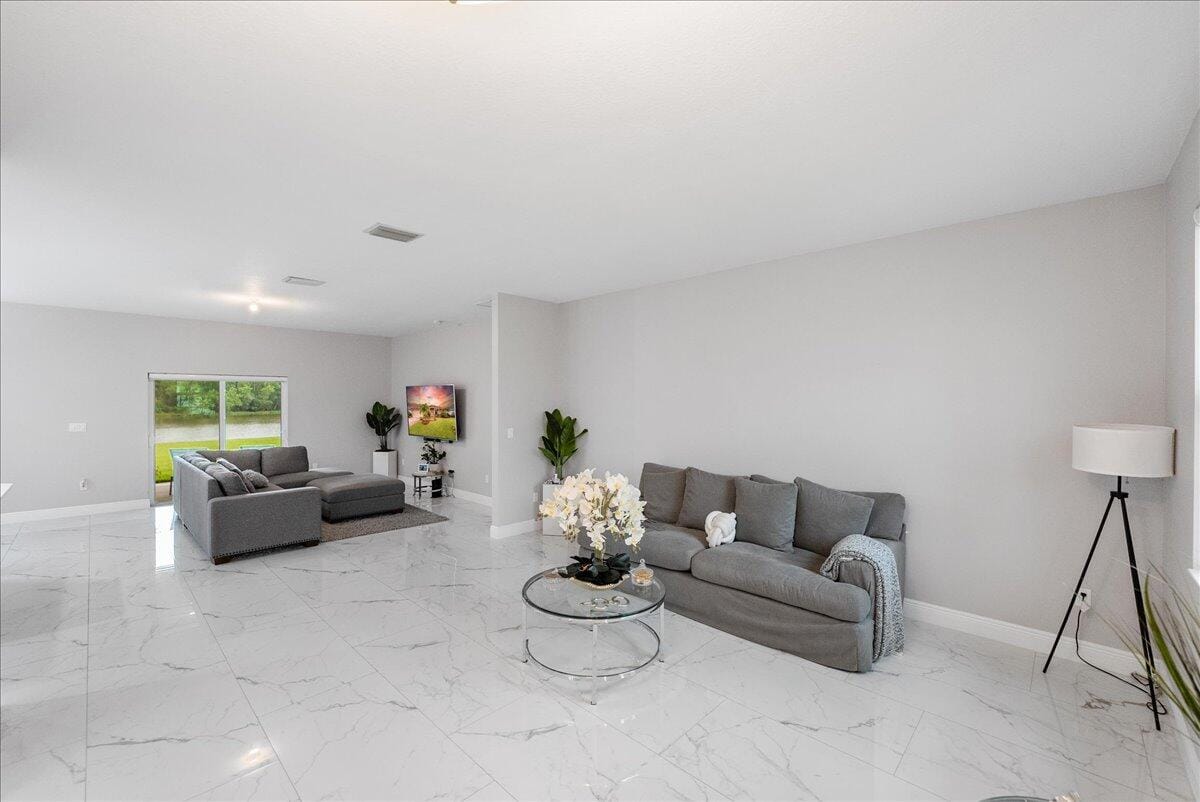 448 SW Vista Lake Drive — photo 12
