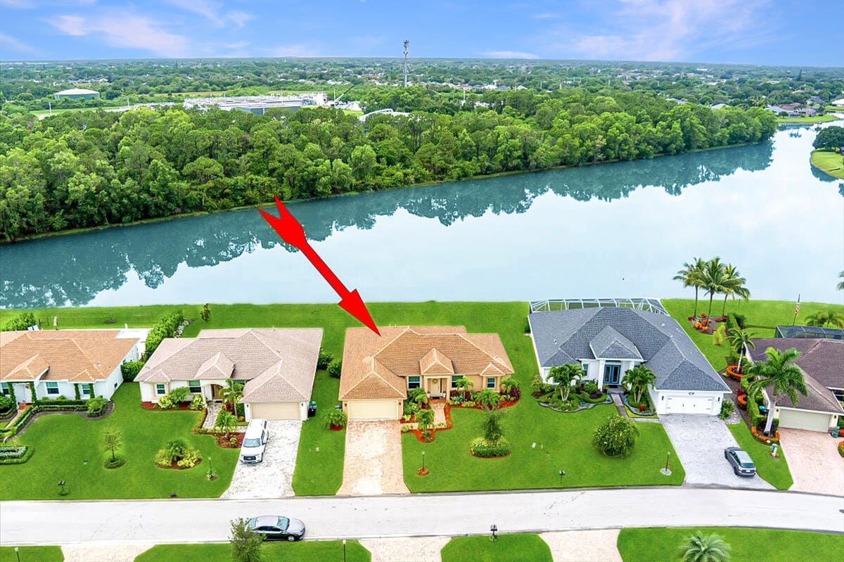 448 SW Vista Lake Drive — photo 3