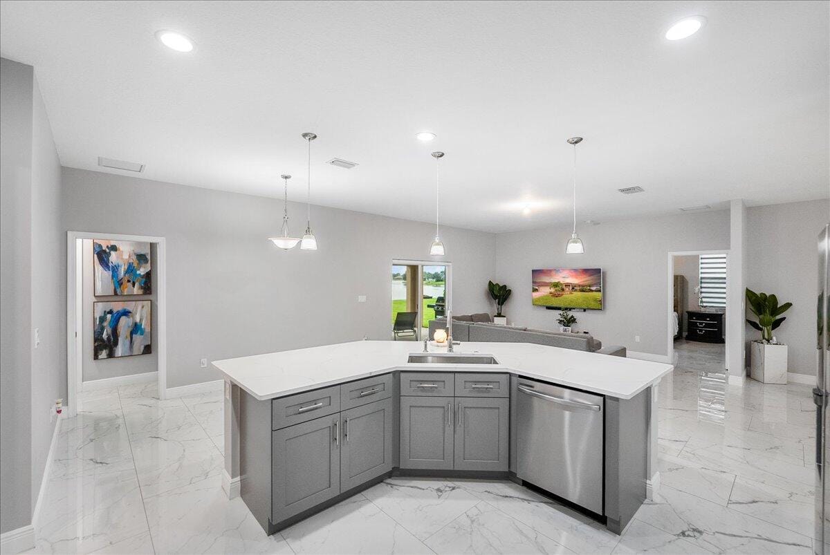 448 SW Vista Lake Drive — photo 7