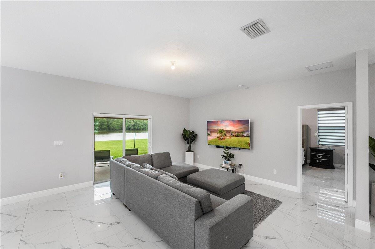 448 SW Vista Lake Drive — photo 10
