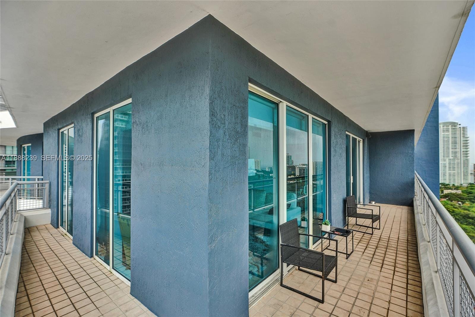 60 SW 13th Street 1721, Miami, FL 33130 photo 4