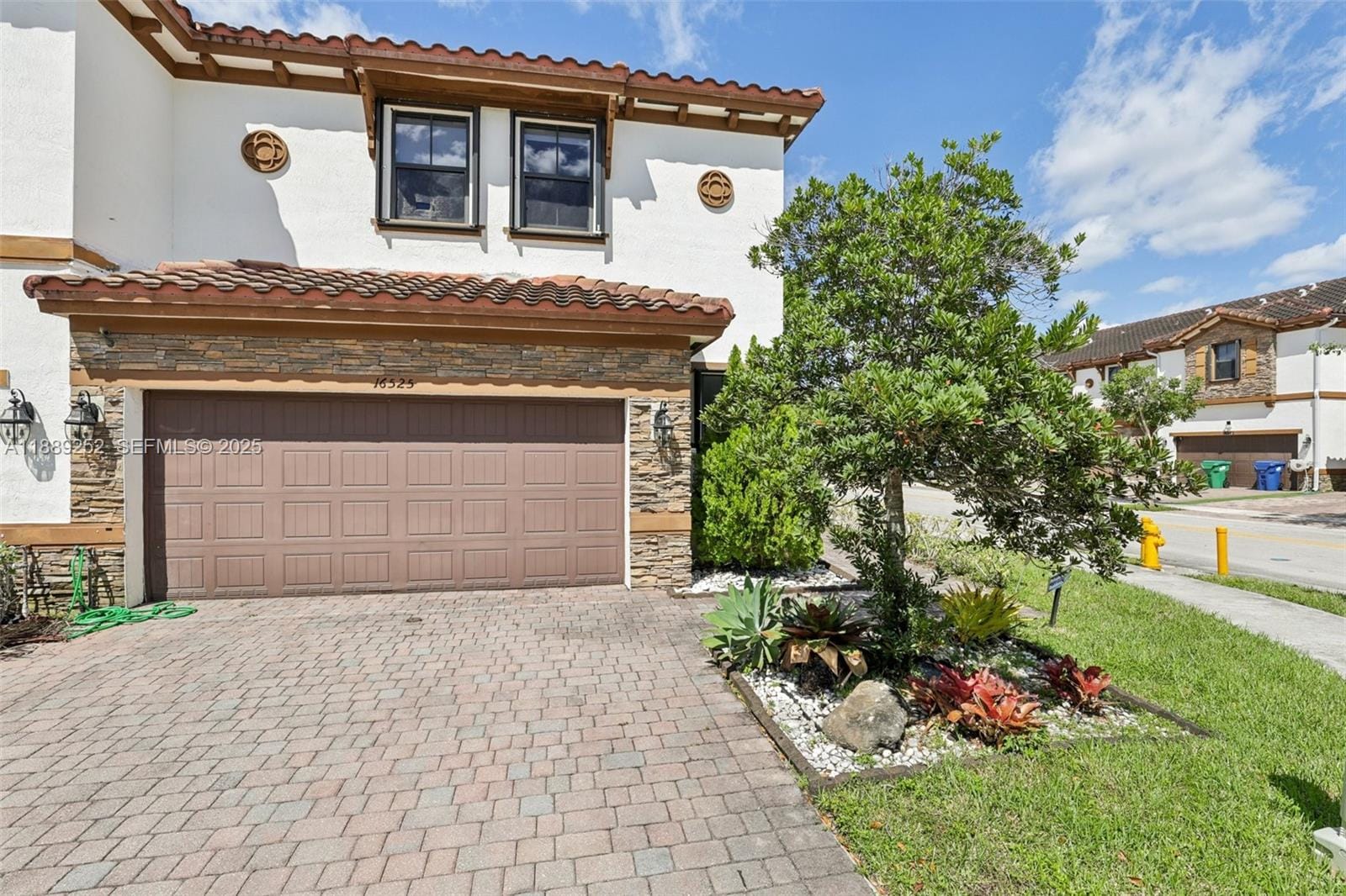 16525 SW 42nd Way, Miami, FL 33185