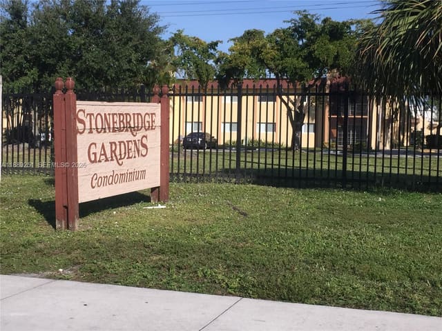 2964 NW 55th Avenue 1A, sold in Stonebridge Gardens Secti, Lauderhill, FL