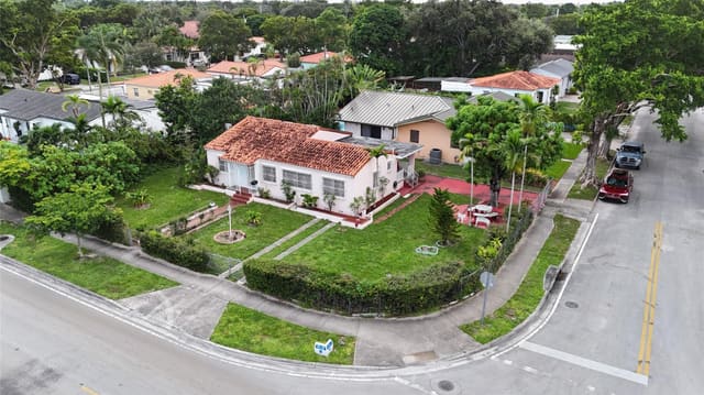 1000 SW 62nd Avenue, sold in Alameda, West Miami, FL