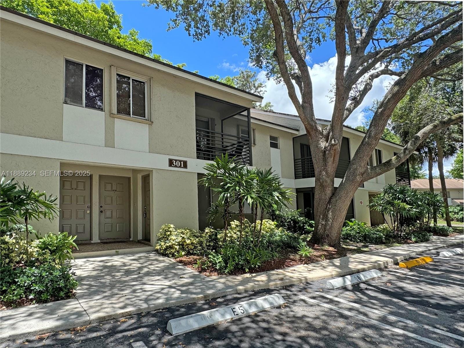 301 Gardens Drive 102 — photo 6