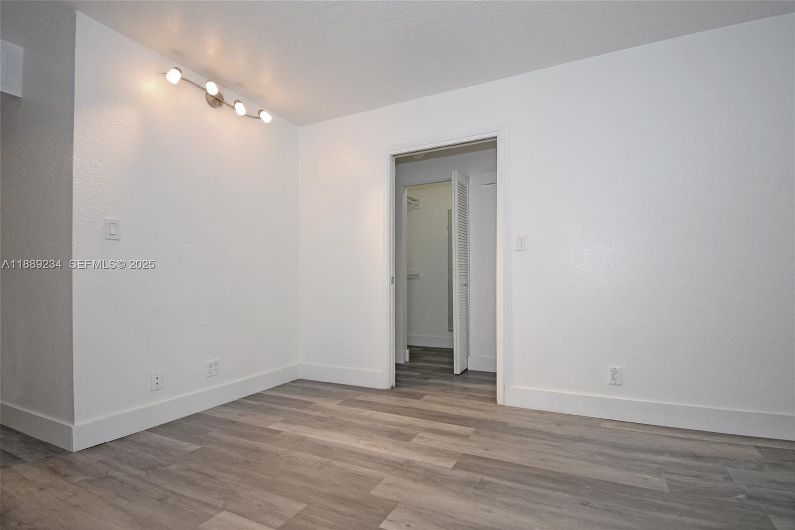 301 Gardens Drive 102 — photo 8